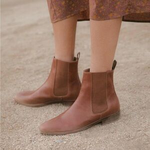 Christy Dawn Chelsea boots size 7